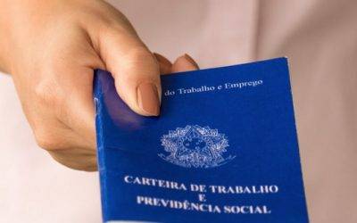 Trabalhadora poderá sacar FGTS devido à calamidade pública
